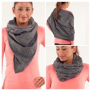 🍋LULULEMON Vinyasa Scarf Coal Rulu